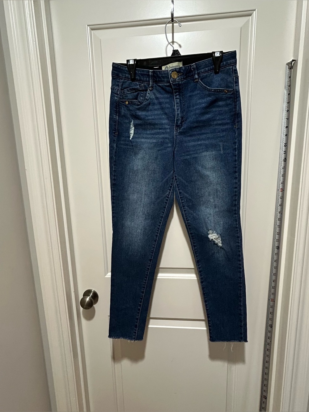 Democracy AB Technology Women’s size 10  Distressed Straight slim Jeans.LIKE NEW